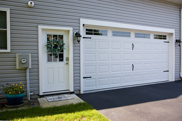 24/7 Emergency Garage Door Panel Replacement experts in North Valley, NM